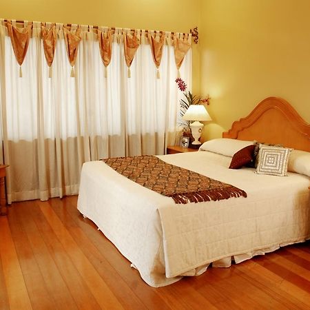Sophia Suites Residence Hotel Cebu Екстер'єр фото