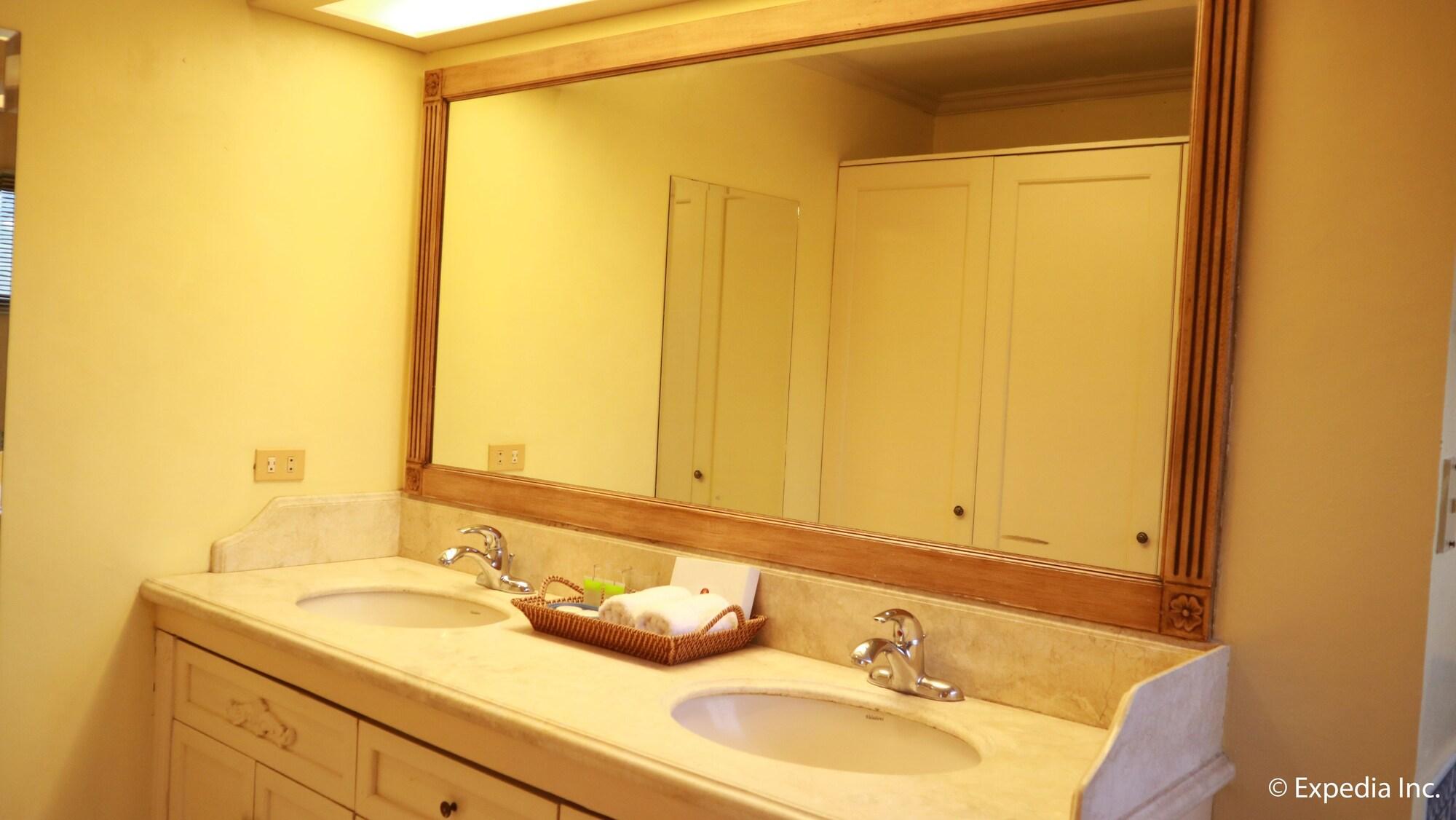 Sophia Suites Residence Hotel Cebu Екстер'єр фото