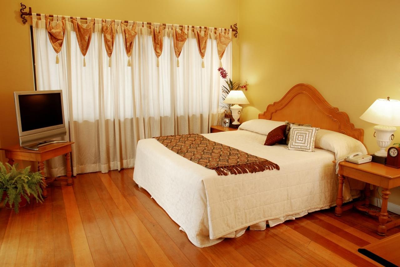 Sophia Suites Residence Hotel Cebu Екстер'єр фото