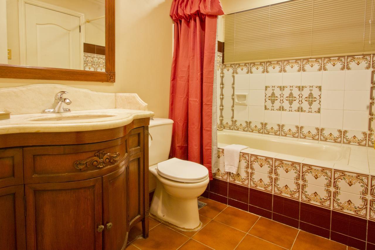 Sophia Suites Residence Hotel Cebu Екстер'єр фото