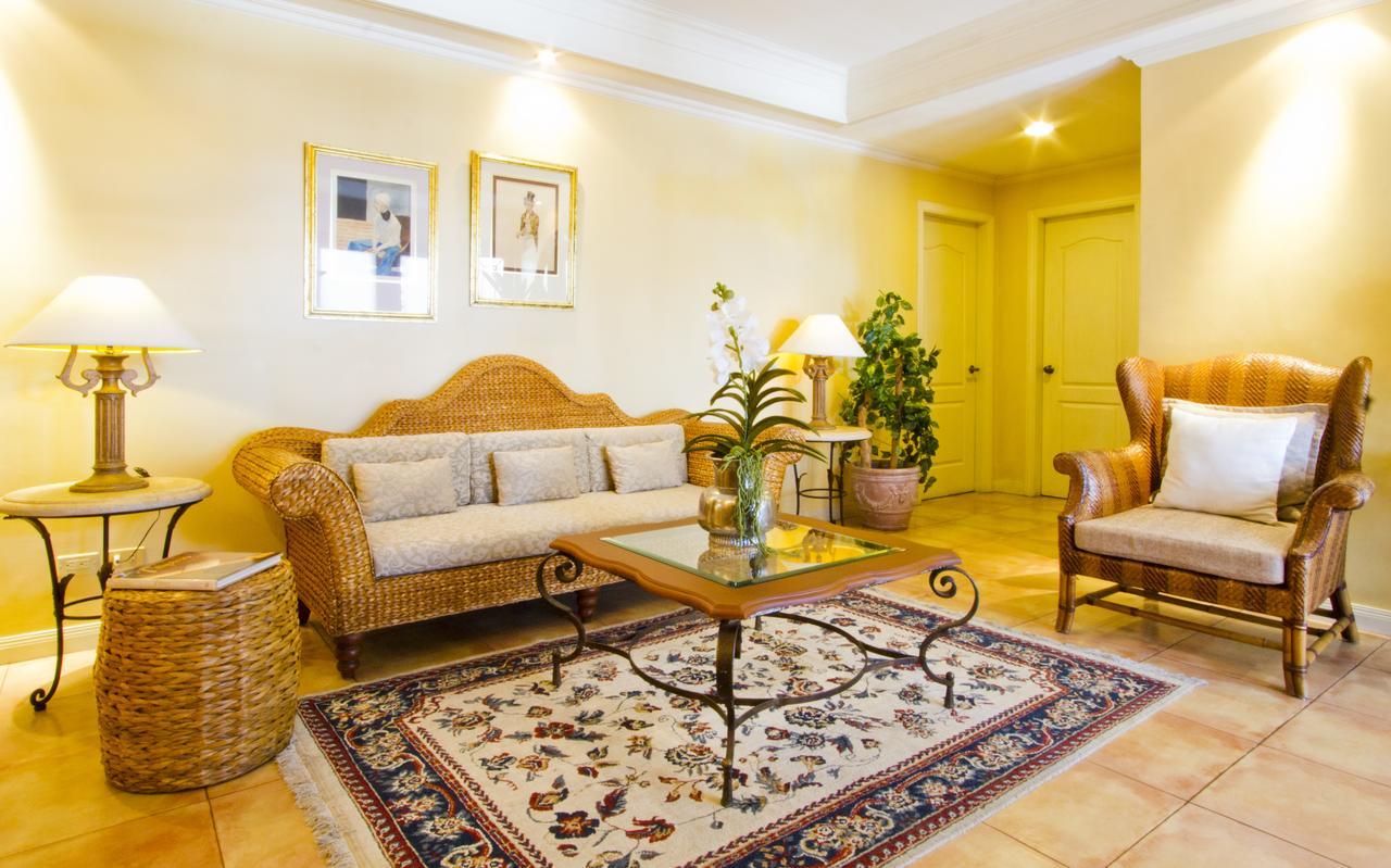 Sophia Suites Residence Hotel Cebu Екстер'єр фото
