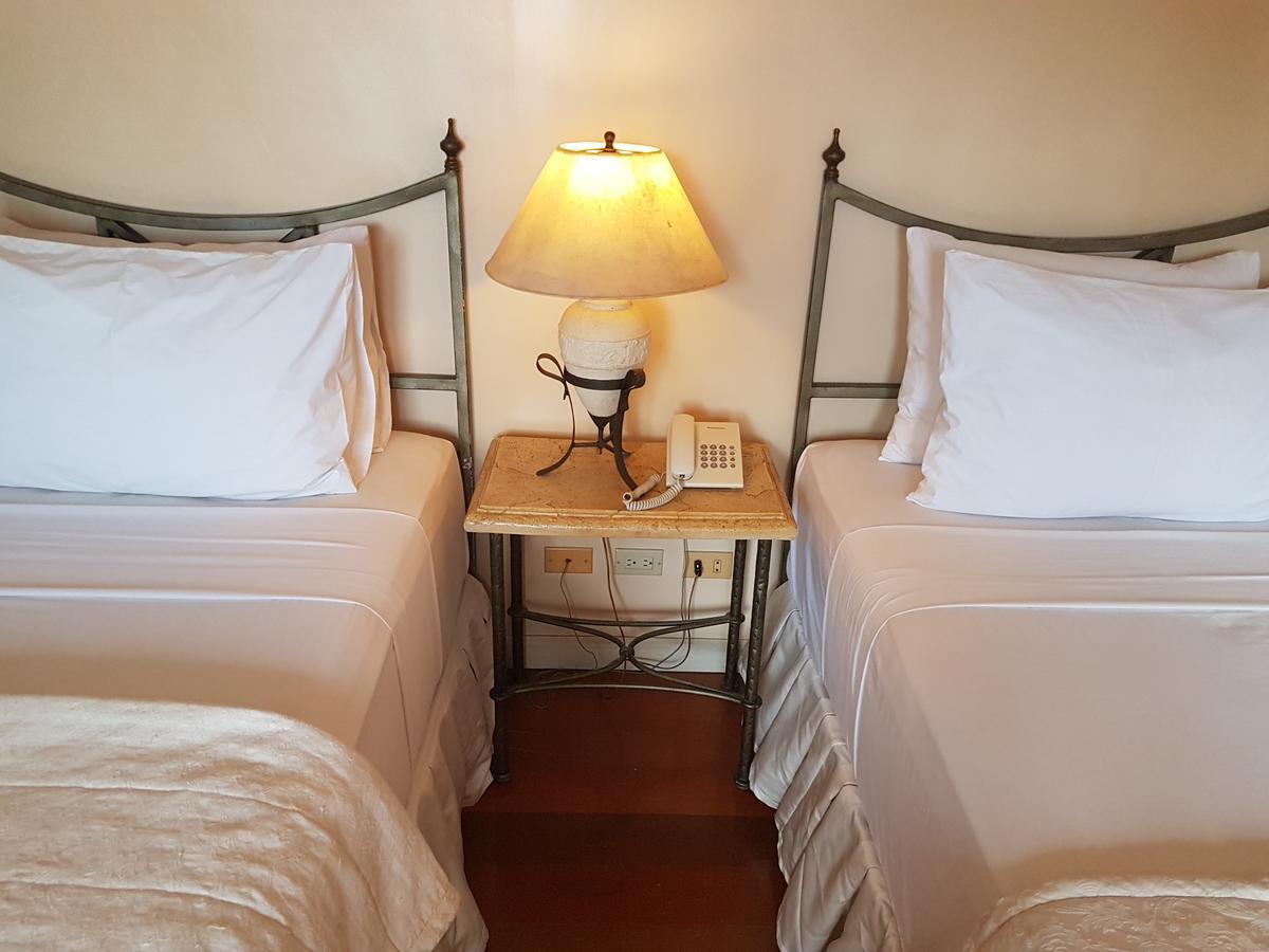 Sophia Suites Residence Hotel Cebu Екстер'єр фото