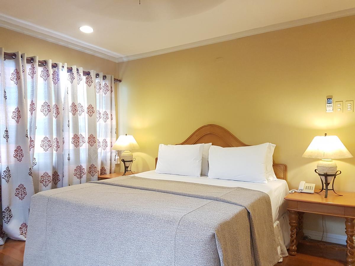 Sophia Suites Residence Hotel Cebu Екстер'єр фото
